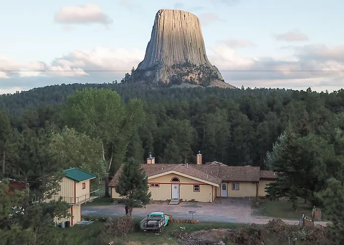 Devils Tower Lodge Bed & Breakfast Devils Tower