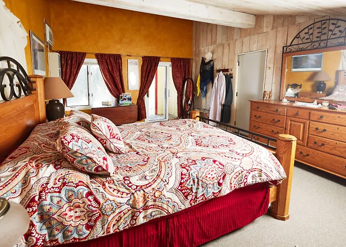 Devils Tower Lodge Bed & Breakfast
