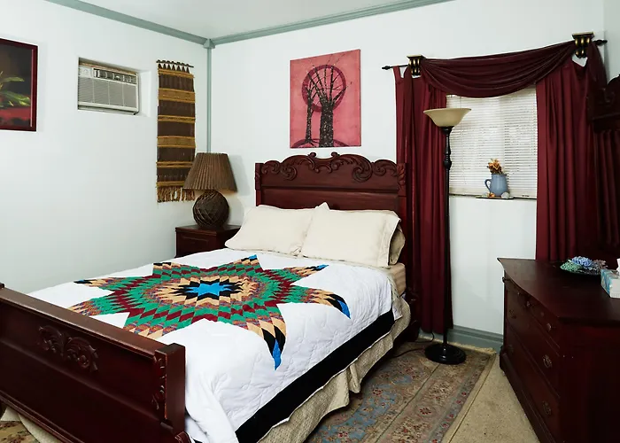 Devils Tower Lodge Bed & Breakfast Bed & Breakfast