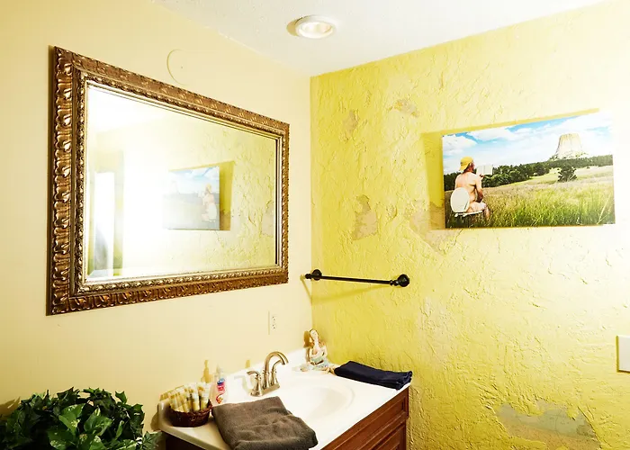 Devils Tower Lodge Bed & Breakfast Bed & Breakfast