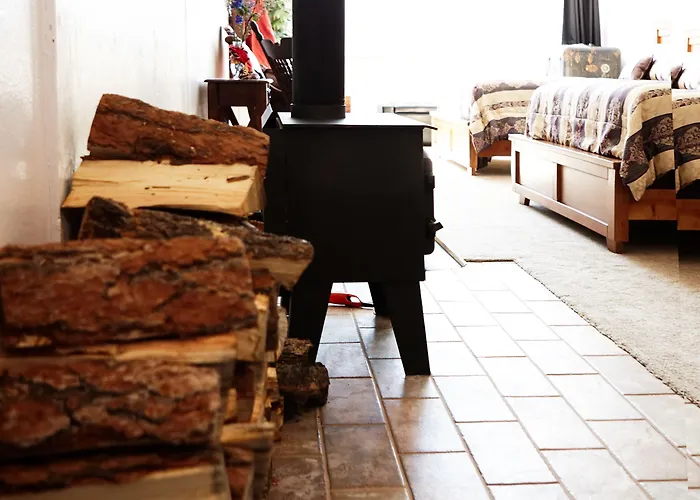 Devils Tower Lodge Bed & Breakfast 3*