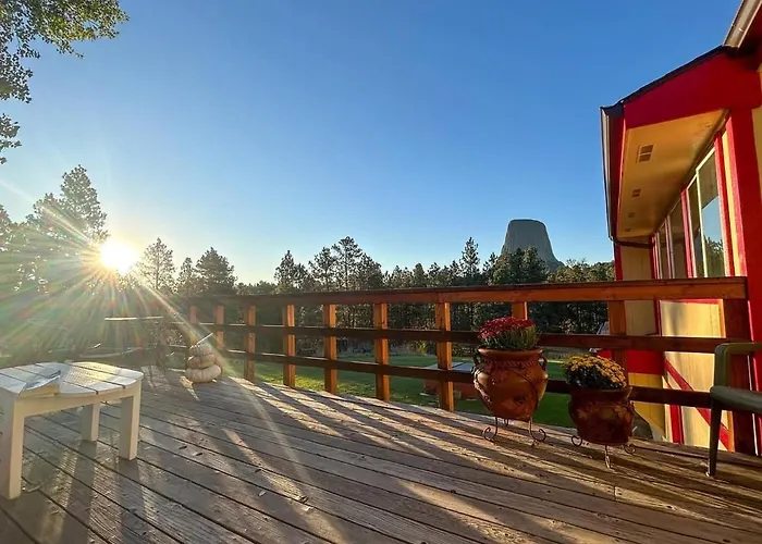 Devils Tower Lodge Bed & Breakfast Bed & Breakfast