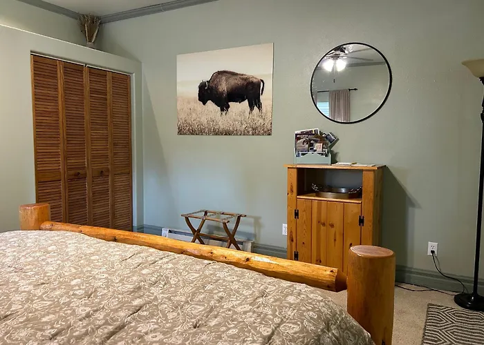 Devils Tower Lodge Bed & Breakfast