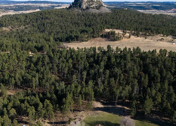 Devils Tower Lodge Bed & Breakfast 3*