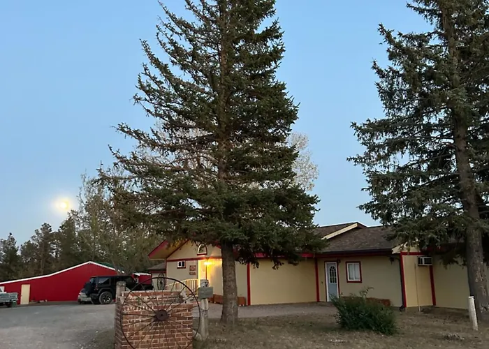 Devils Tower Lodge Bed & Breakfast Bed & Breakfast 3*