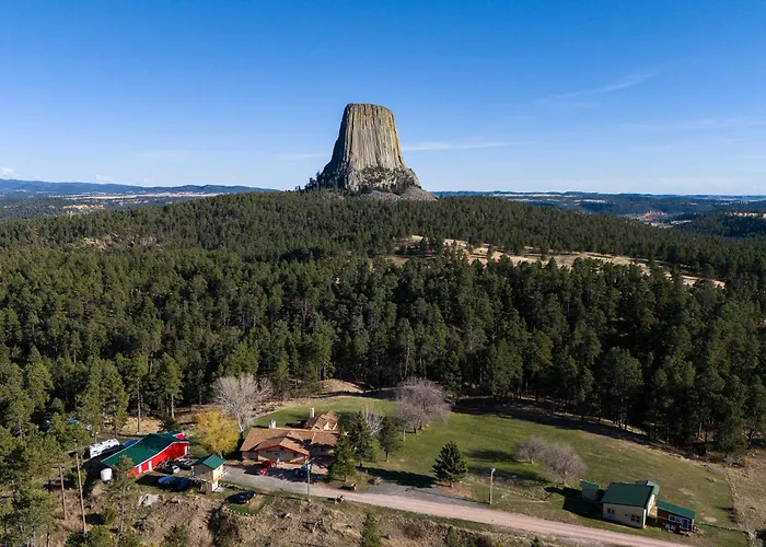Devils Tower Lodge Bed & Breakfast Bed & Breakfast Devils Tower