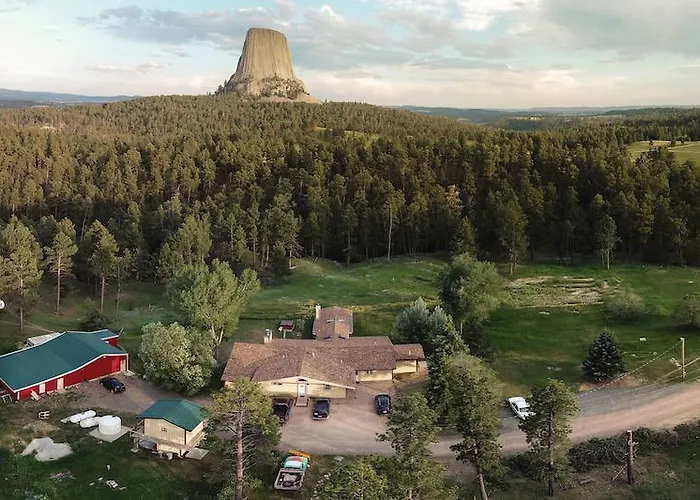 Devils Tower Lodge Bed & Breakfast Bed & Breakfast 3*